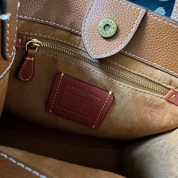 Coach Tote Bag - Picture 9 of 9